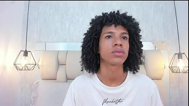 Snapshot of Johan_gz_ chatting on February 21, 11:33 am Johan gz online show from February 21, 11:33 am