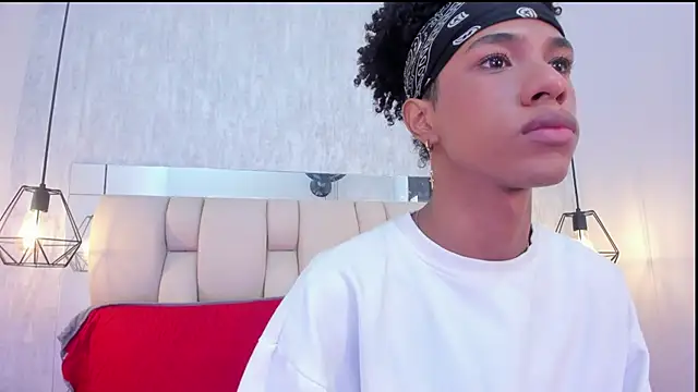 Snapshot of Johan_gz_ chatting on February 26, 11:42 am Johan gz online show from February 26, 11:42 am