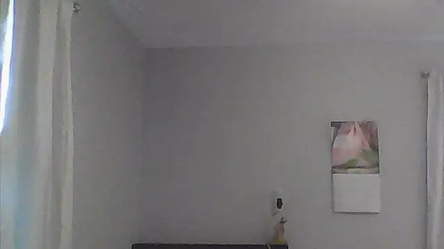 sarahkat86 online show from April 12, 11:10 pm