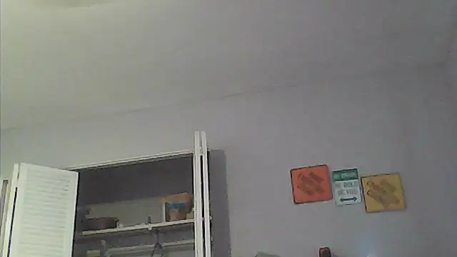 sarahkat86 online show from May 21, 9:11 pm