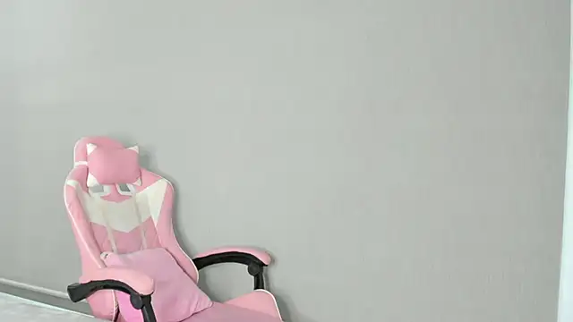 kendal hot01 online show from November 22, 6:07 pm