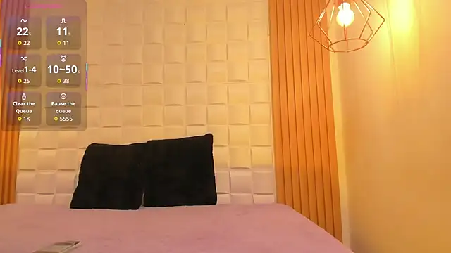 Snapshot of AriaBelle chatting on November 29, 11:02 am AriaBelle online show from November 29, 11:02 am