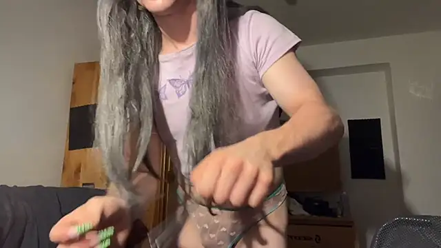 Snapshot of emilydee666 chatting on September 22, 8:44 pm emilydee666 online show from September 22, 8:44 pm