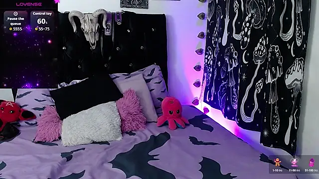 mayaREDdoll online show from October 14, 4:46 am