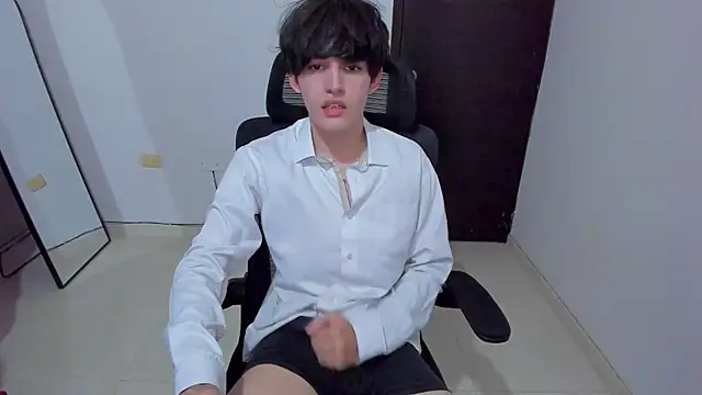 Snapshot of eren_188 chatting on May 7, 12:27 am eren 188 online show from May 7, 12:27 am