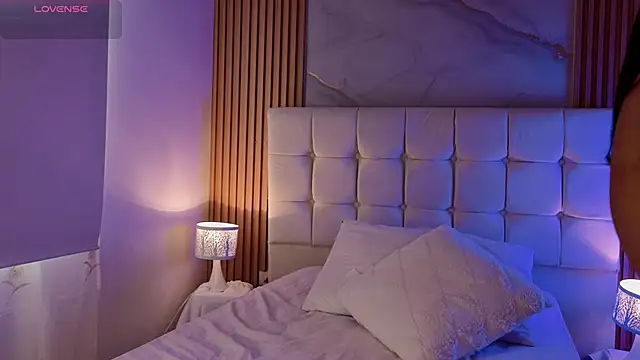 mia 2406  online show from March 2, 2:35 pm