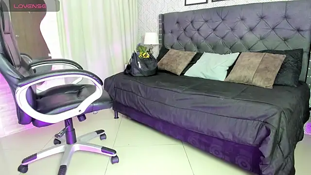 sweet  vanessa1 online show from October 24, 3:25 am