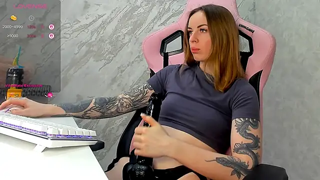 Snapshot of Melissaluvvv chatting on January 16, 2:43 pm Melissaluvvv online show from January 16, 2:43 pm