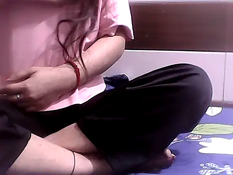 Snapshot of anannyaR chatting on February 8, 3:48 pm anannyaR online show from February 8, 3:48 pm