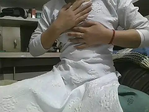 Snapshot of anannyaR chatting on March 17, 5:38 pm anannyaR online show from March 17, 5:38 pm