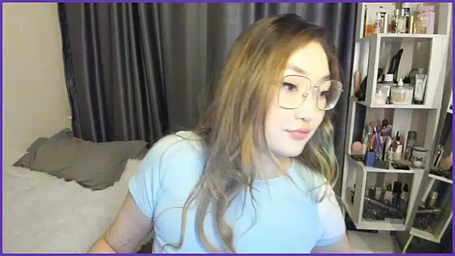 Snapshot of lyra_x chatting on October 8, 1:09 pm lyra x online show from October 8, 1:09 pm