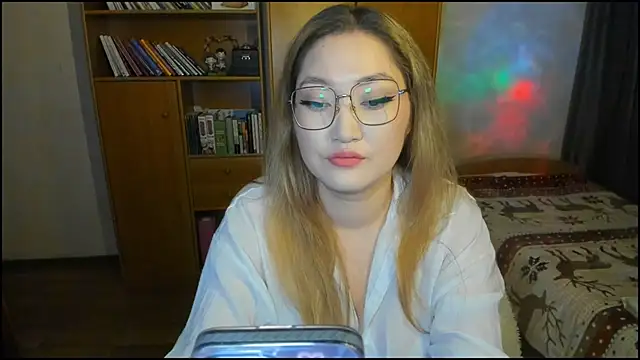 Snapshot of lyra_x chatting on January 31, 7:56 pm lyra x online show from January 31, 7:56 pm