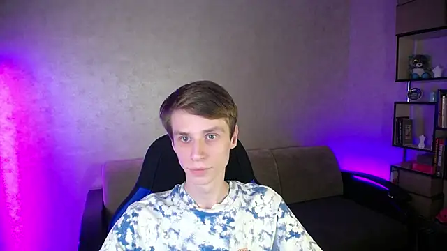 Snapshot of yes_cute_boy_ chatting on October 16, 8:43 pm yes cute boy online show from October 16, 8:43 pm