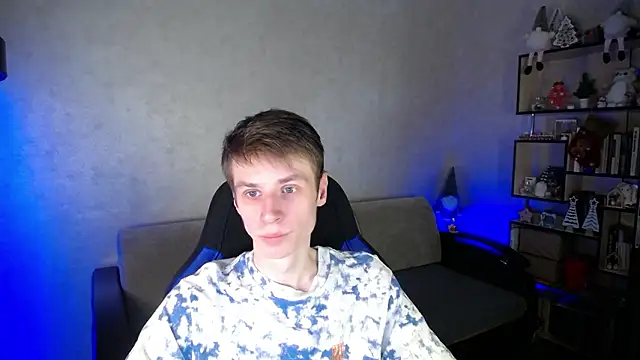 Snapshot of yes_cute_boy_ chatting on February 2, 7:07 am yes cute boy online show from February 2, 7:07 am