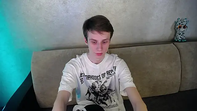 Snapshot of yes_cute_boy_ chatting on March 18, 12:19 pm yes cute boy online show from March 18, 12:19 pm