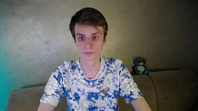 Snapshot of yes_cute_boy_ chatting on March 27, 6:18 pm yes cute boy online show from March 27, 6:18 pm