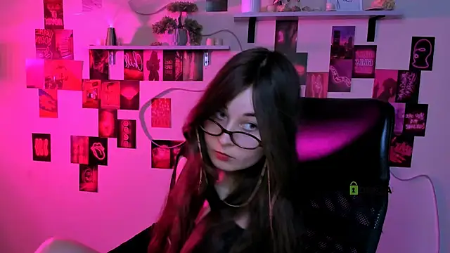 lilith diva online show from April 18, 7:58 pm