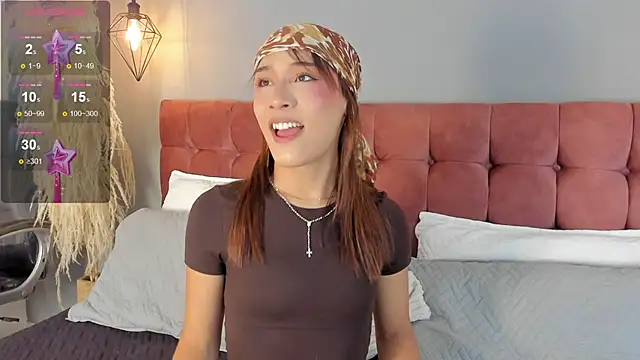 victoria decapri online show from March 20, 7:30 pm