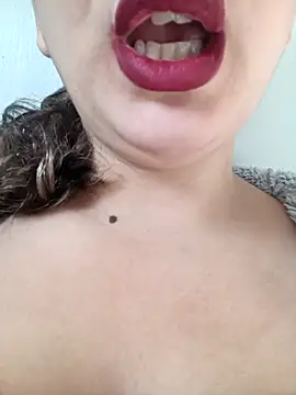 Snapshot of LINA-DALOUA chatting on November 28, 3:04 pm LINA-DALOUA online show from November 28, 3:04 pm