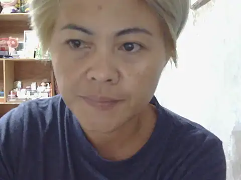 Snapshot of hottie_dolly chatting on December 18, 2:01 pm hottie dolly online show from December 18, 2:01 pm