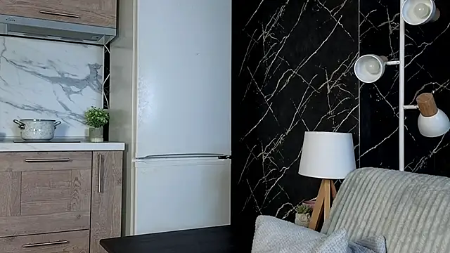 EarleneBrayton online show from December 14, 1:22 am