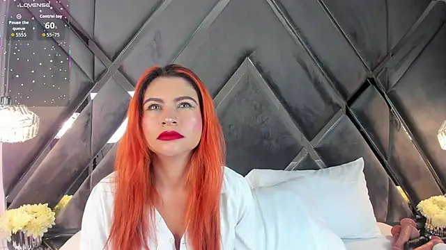 Snapshot of CoraimaSahin chatting on February 10, 4:27 am CoraimaSahin online show from February 10, 4:27 am