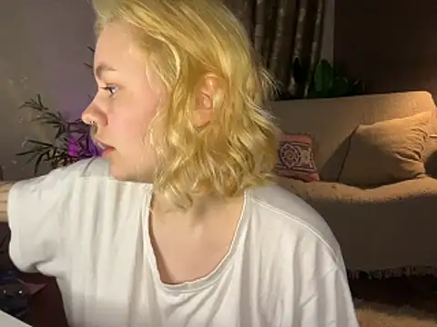 MoonIvy  online show from March 2, 7:10 pm