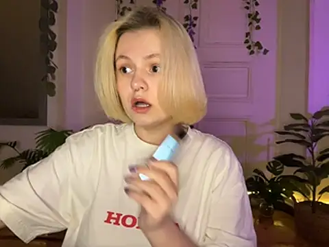 MoonIvy  online show from July 16, 7:53 pm