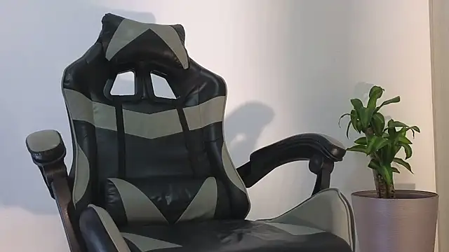 Snapshot of Wyatt_Rose chatting on September 24, 12:47 am Wyatt Rose online show from September 24, 12:47 am