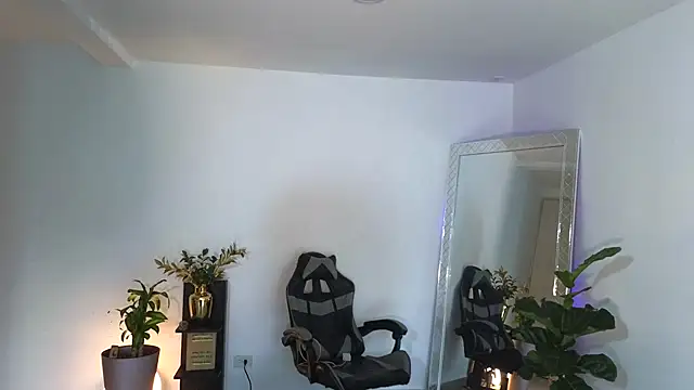 Snapshot of Wyatt_Rose chatting on October 3, 9:45 pm Wyatt Rose online show from October 3, 9:45 pm