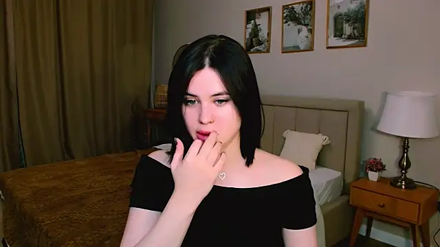 lil angel  online show from February 11, 11:32 pm