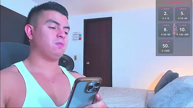 Snapshot of RJBarto chatting on February 6, 12:52 pm RJBarto online show from February 6, 12:52 pm