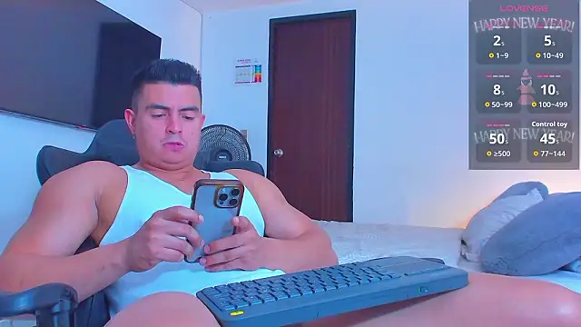 Snapshot of RJBarto chatting on March 11, 5:19 pm RJBarto online show from March 11, 5:19 pm