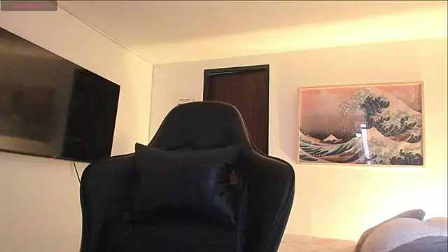 Snapshot of RJBarto chatting on April 6, 11:44 am RJBarto online show from April 6, 11:44 am