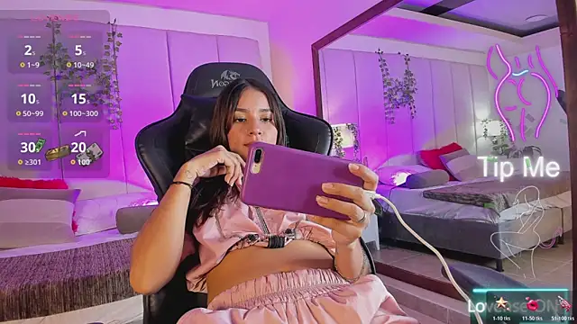 Snapshot of mia_rousse25 chatting on February 20, 4:29 pm mia rousse25 online show from February 20, 4:29 pm