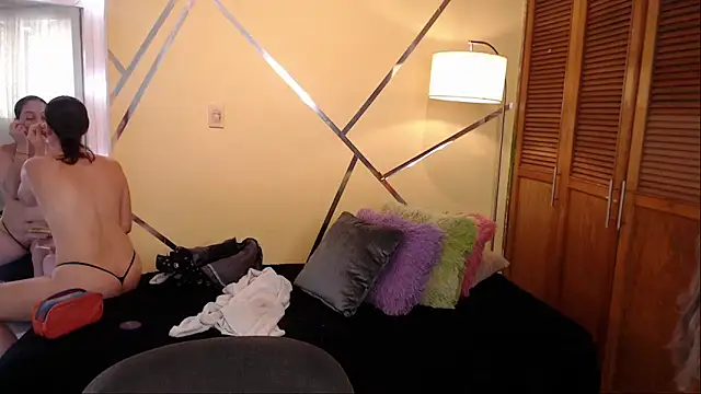 shirleyrojas online show from October 23, 7:23 pm