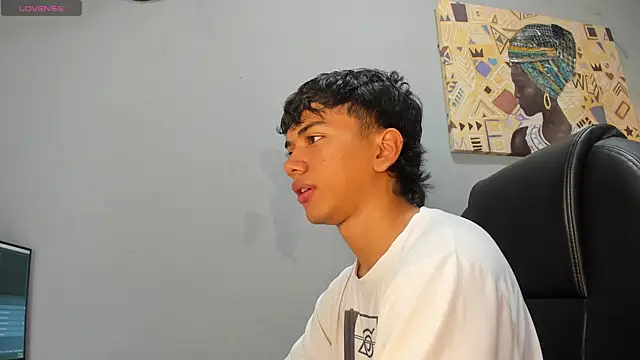 Snapshot of markbowie chatting on December 14, 1:27 pm markbowie online show from December 14, 1:27 pm