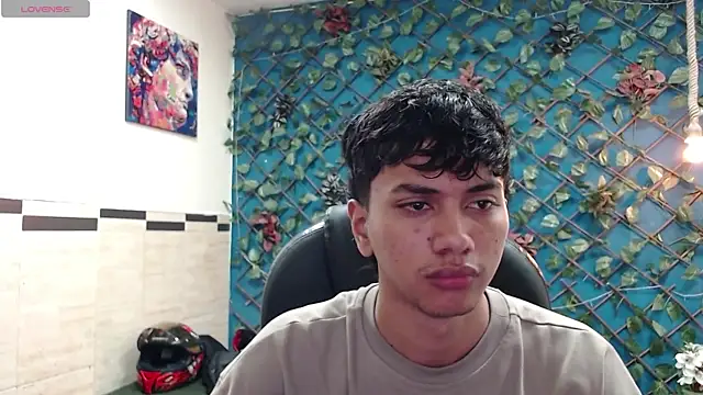 Snapshot of markbowie chatting on December 18, 12:44 pm markbowie online show from December 18, 12:44 pm