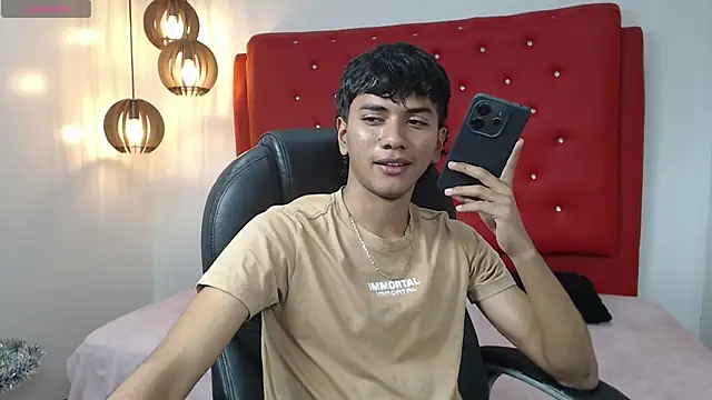 Snapshot of markbowie chatting on December 21, 6:15 pm markbowie online show from December 21, 6:15 pm