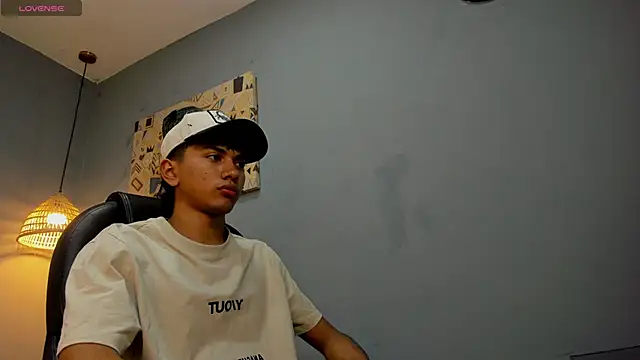 Snapshot of markbowie chatting on January 8, 12:40 pm markbowie online show from January 8, 12:40 pm