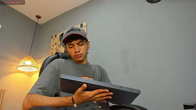 Snapshot of markbowie chatting on January 15, 12:43 pm markbowie online show from January 15, 12:43 pm