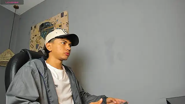 Snapshot of markbowie chatting on February 7, 1:48 pm markbowie online show from February 7, 1:48 pm