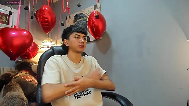 Snapshot of markbowie chatting on February 19, 1:51 pm markbowie online show from February 19, 1:51 pm