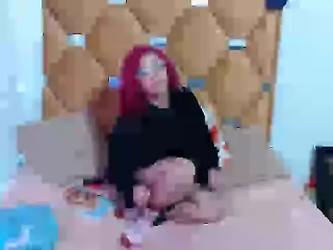 CATTALINAHOT online show from April 5, 2:47 pm