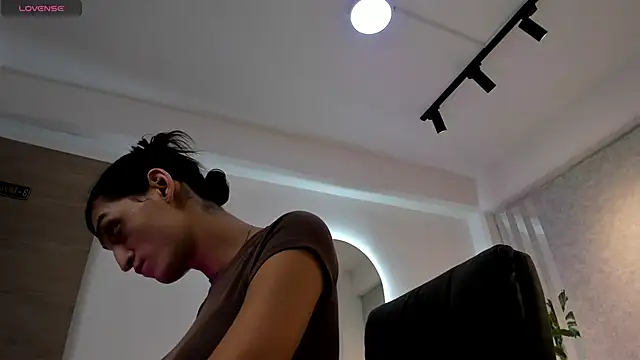 lily cash1 online show from February 10, 1:04 pm