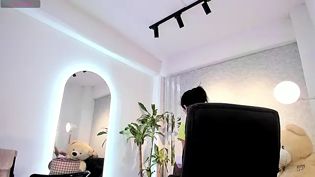 lily cash1 online show from February 13, 1:51 pm