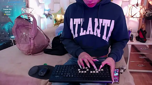 Foxxy Doll online show from November 7, 11:21 am