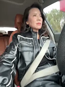 Snapshot of anna_yngs chatting on November 12, 7:42 am anna yngs online show from November 12, 7:42 am