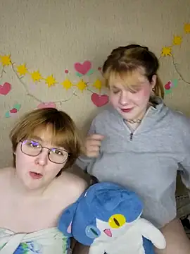 Snapshot of xrixsyx_and_ricky chatting on February 21, 5:03 pm xrixsyx and ricky online show from February 21, 5:03 pm