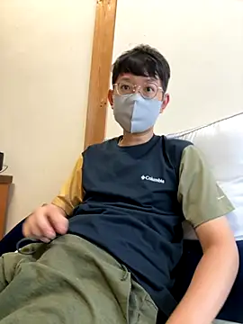 tom19899q online show from September 15, 8:25 am